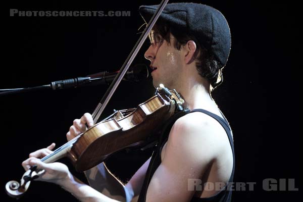 OWEN PALLETT - 2011-02-22 - PARIS - Cafe de la Danse - 